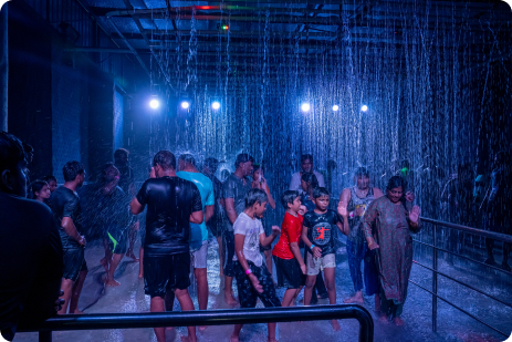 Lifestyle of couple date at night-2